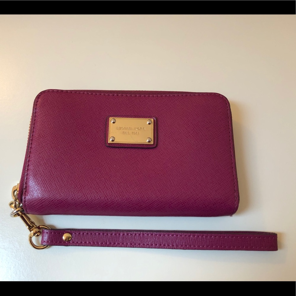 Michael Kors small wristlet/wallet